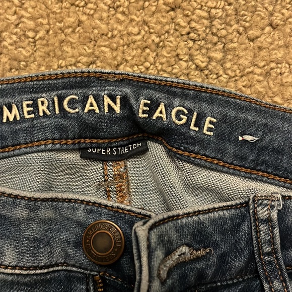 American eagle super stretch super soft patch-distressed skinny jeans - Picture 2 of 4